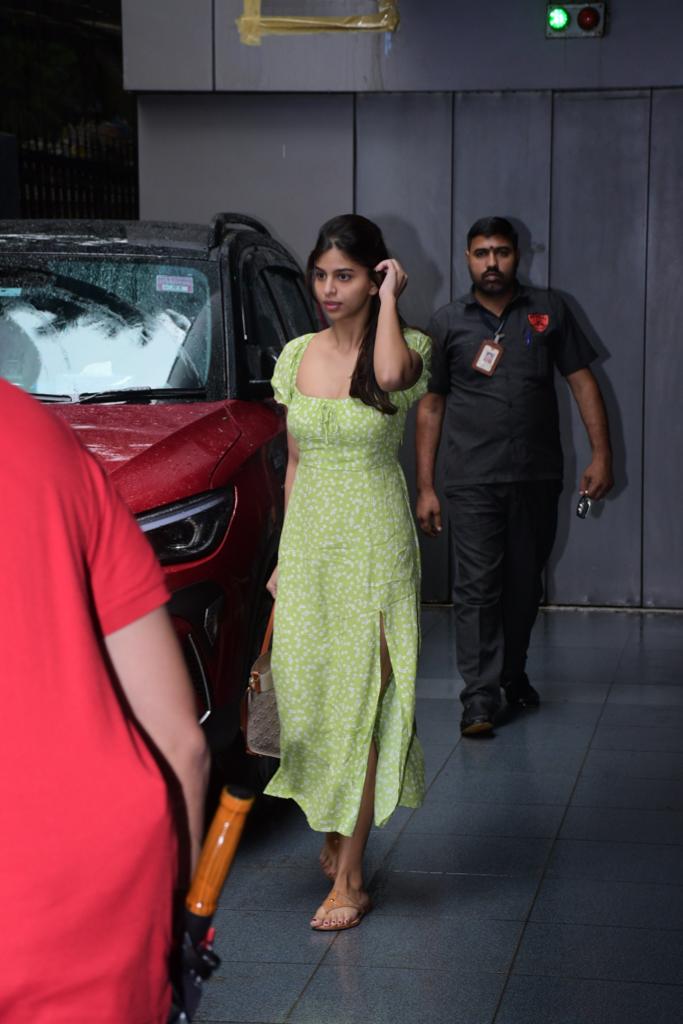 In a stylish sighting, Suhana Khan graces the streets of Khar with her captivating presence